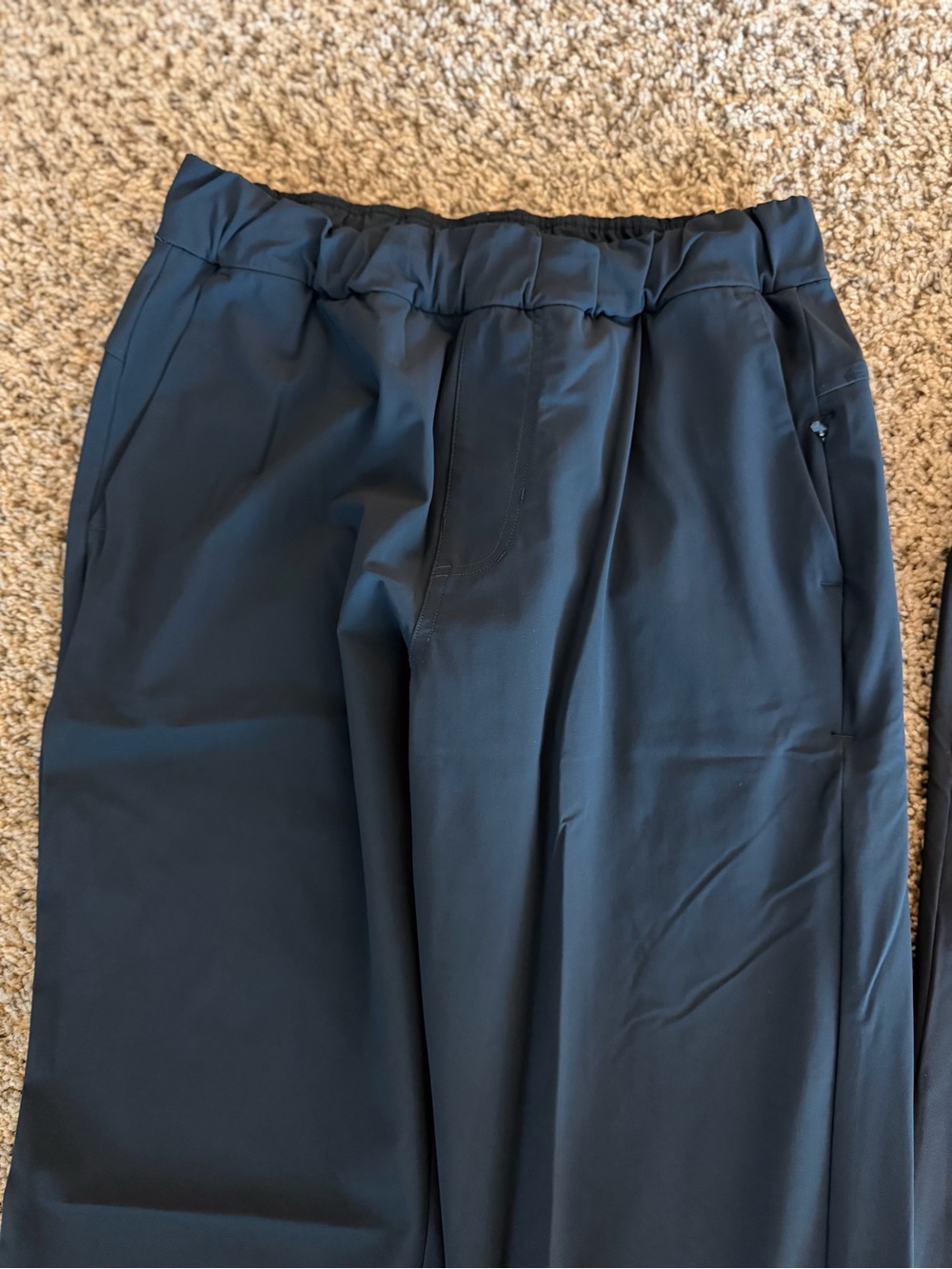 Vuori Women’s Miles Ankle Pants - Picture 9 of 10